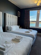 Nomi Rooms and Restaurant