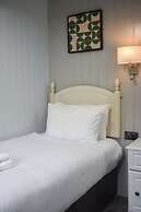 Nomi Rooms and Restaurant