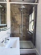 Nomi Rooms and Restaurant