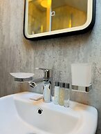 Nomi Rooms and Restaurant