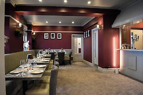 Nomi Rooms and Restaurant