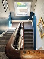 Nomi Rooms and Restaurant