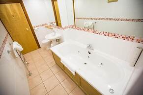 Whitewater Spa & Leisure Club