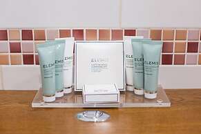 Whitewater Spa & Leisure Club