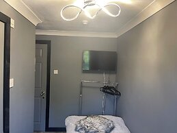 Da Vinci Guest House Gatwick