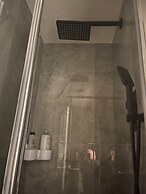 Da Vinci Guest House Gatwick