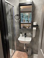 Da Vinci Guest House Gatwick