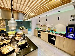 Holiday Inn Calais-Coquelles by IHG