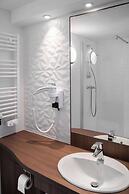 Brit Hotel Caen Nord - Mémorial