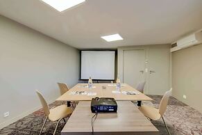 Brit Hotel Caen Nord - Mémorial