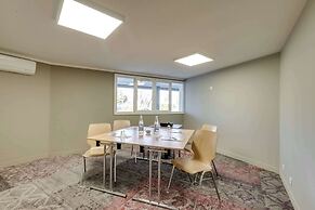 Brit Hotel Caen Nord - Mémorial