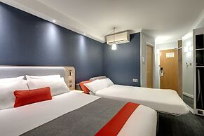 Holiday Inn Express London Luton Airport by IHG