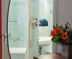 Hôtel Eden Montmartre