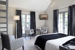Hôtel Aux Vieux Remparts, The Originals Relais