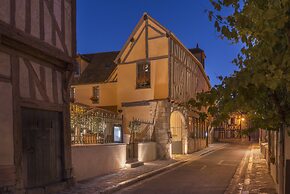 Hôtel Aux Vieux Remparts, The Originals Relais
