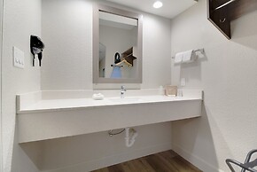 Red Roof Inn Plus+ Galveston - Beachfront