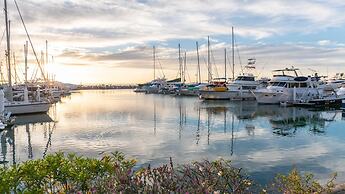 The Westmarine Waterfront Hotel