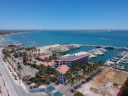 The Westmarine Waterfront Hotel