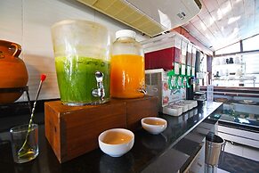 The Westmarine Waterfront Hotel