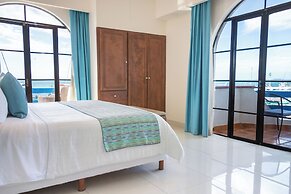 The Westmarine Waterfront Hotel