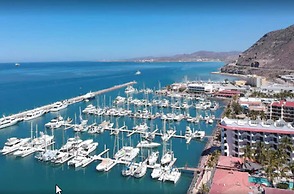 The Westmarine Waterfront Hotel