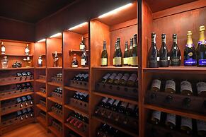 The Westmarine Waterfront Hotel