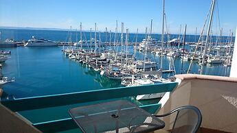 The Westmarine Waterfront Hotel