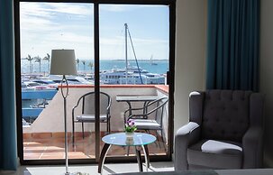 The Westmarine Waterfront Hotel