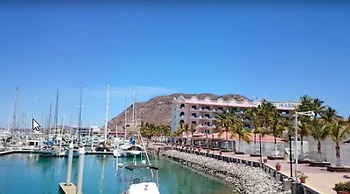 The Westmarine Waterfront Hotel