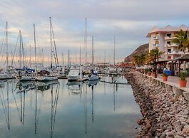 The Westmarine Waterfront Hotel