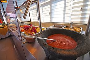 The Westmarine Waterfront Hotel