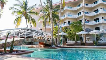 The Westmarine Waterfront Hotel