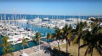 The Westmarine Waterfront Hotel