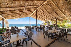 Hotel Castillo Huatulco & Beach Club