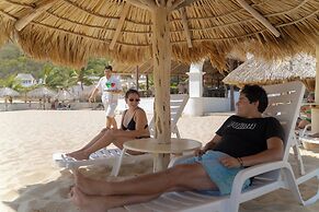 Hotel Castillo Huatulco & Beach Club