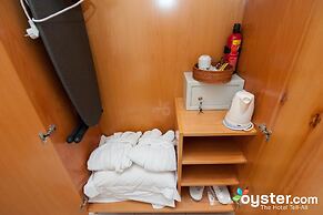 Theoxenia Caldera Hotel