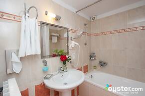 Theoxenia Caldera Hotel