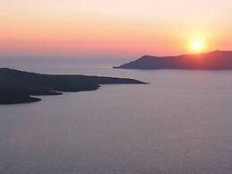 Theoxenia Caldera Hotel