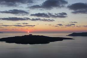 Theoxenia Caldera Hotel