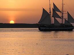 Theoxenia Caldera Hotel