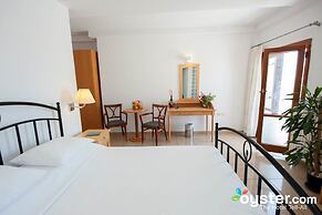 Theoxenia Caldera Hotel