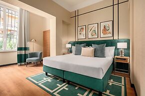 Room Mate Collection Mia, Rome Colosseum