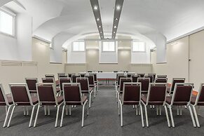 Room Mate Collection Mia, Rome Colosseum