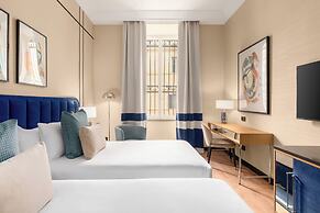 Room Mate Collection Mia, Rome Colosseum