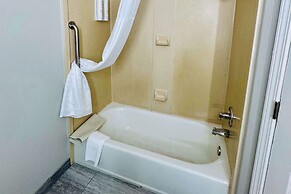 Clarion Pointe Albemarle