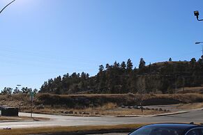 Boothill Inn And Suites