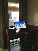 Boothill Inn And Suites