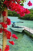 Punta Caracol Acqua Lodge