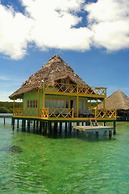 Punta Caracol Acqua Lodge