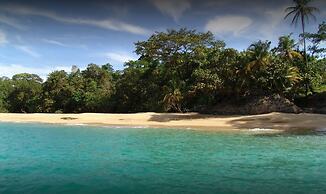 Punta Caracol Acqua Lodge